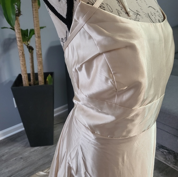 Golden Prom/Party dress - Picture 8 of 16